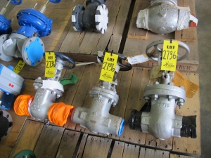 LOT (3) TO INCLUDE: (1) VALVE, GATE TYPE, 3" SIZE, 300 LB/850 DEGREE F RATING, CARBON STL MATERIAL, BUTT WELD CONNECTIONS, SA105 SPECIFICATION, BOLTEDBONNET, SOLID WEDGE STYLE, STELLITED, HARD FACED, SOLID DISC TRIM, PACKING SOFTGOODS, 10" HANDWHEEL OPERATOR. SCH 80, PART # 350-7WE80, (2) VALVE, GATE TYPE, 3" SIZE, 150 LB, 285 LB/100 DEGREE F RATING, CARBON STL MATERIAL, BUTT WELD CONNECTIONS, SA125 GRADE WCB SPECIFICATION, BOLTED BONNET, OUTSIDE SCREW AND YOKE STYLE, HARD FACED SEAT, SS DISC TRIM, 10" HANDWHEEL OPERATOR. PAINT CODE D, PART # POWELL 1503IC8GXXX+C732 (W-51) LOADING & HANDLING FEE $15-